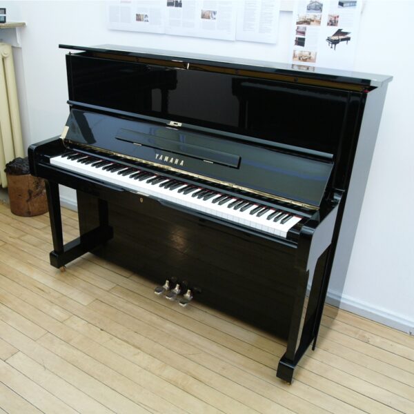 Yamaha U1